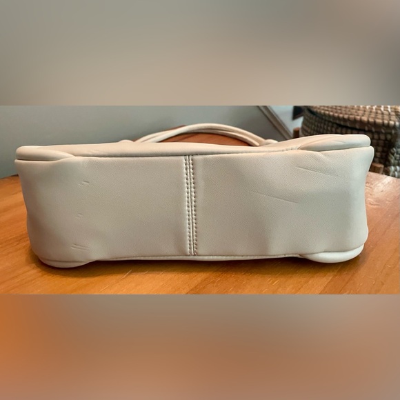 NWOT - A New Day small cream colored shoulder bag - Picture 3 of 5
